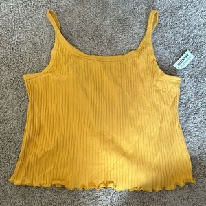 NWT cropped scallop tank top XL / C45